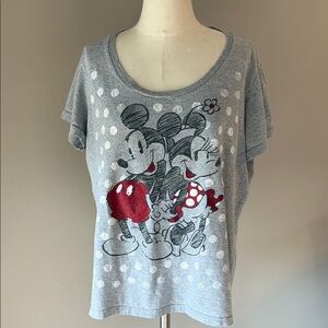Disney store women’s Mickey Minnie Mouse Gray Organic Cotton graphic T-Shirt XXL